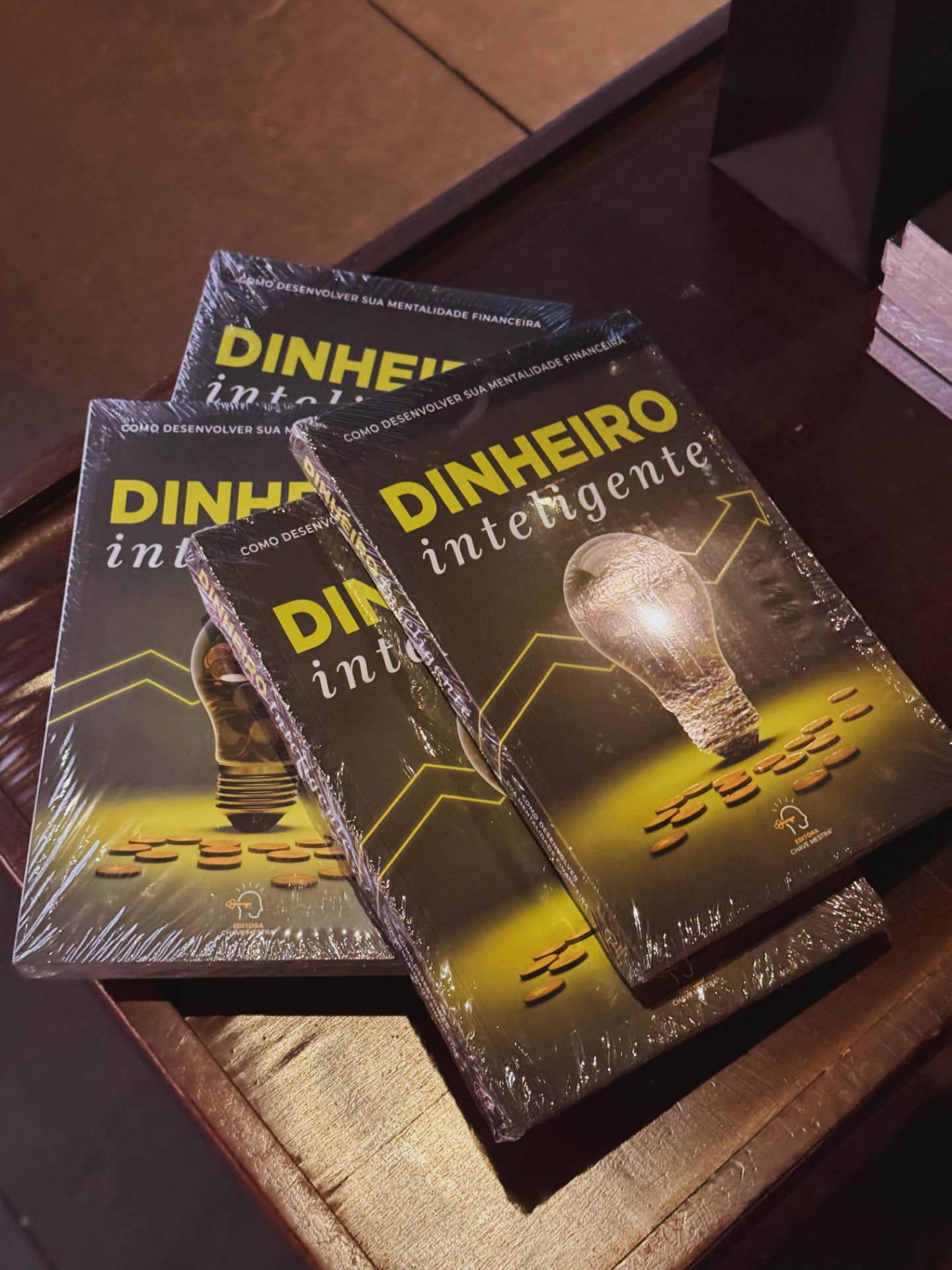 Livros Dinheiro Inteligente, do Instituto Herdeiras